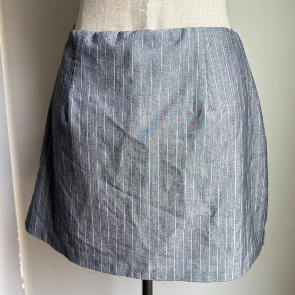 Emerson Lane Gray Pinstripe Skort Wrap Front Pull-On Women’s M - Picture 4 of 7